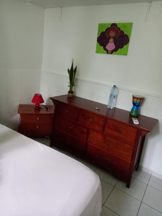 Mapi des Iles - chambre chez l'habitant Le Gosier  Extérieur photo